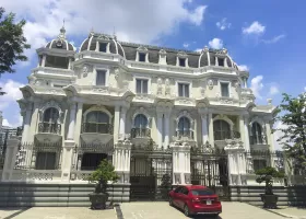 Sắt Mỹ Thuật Phong Cách Châu Âu Cho Biệt Thự Tân Cổ Điển Tại Quận 2