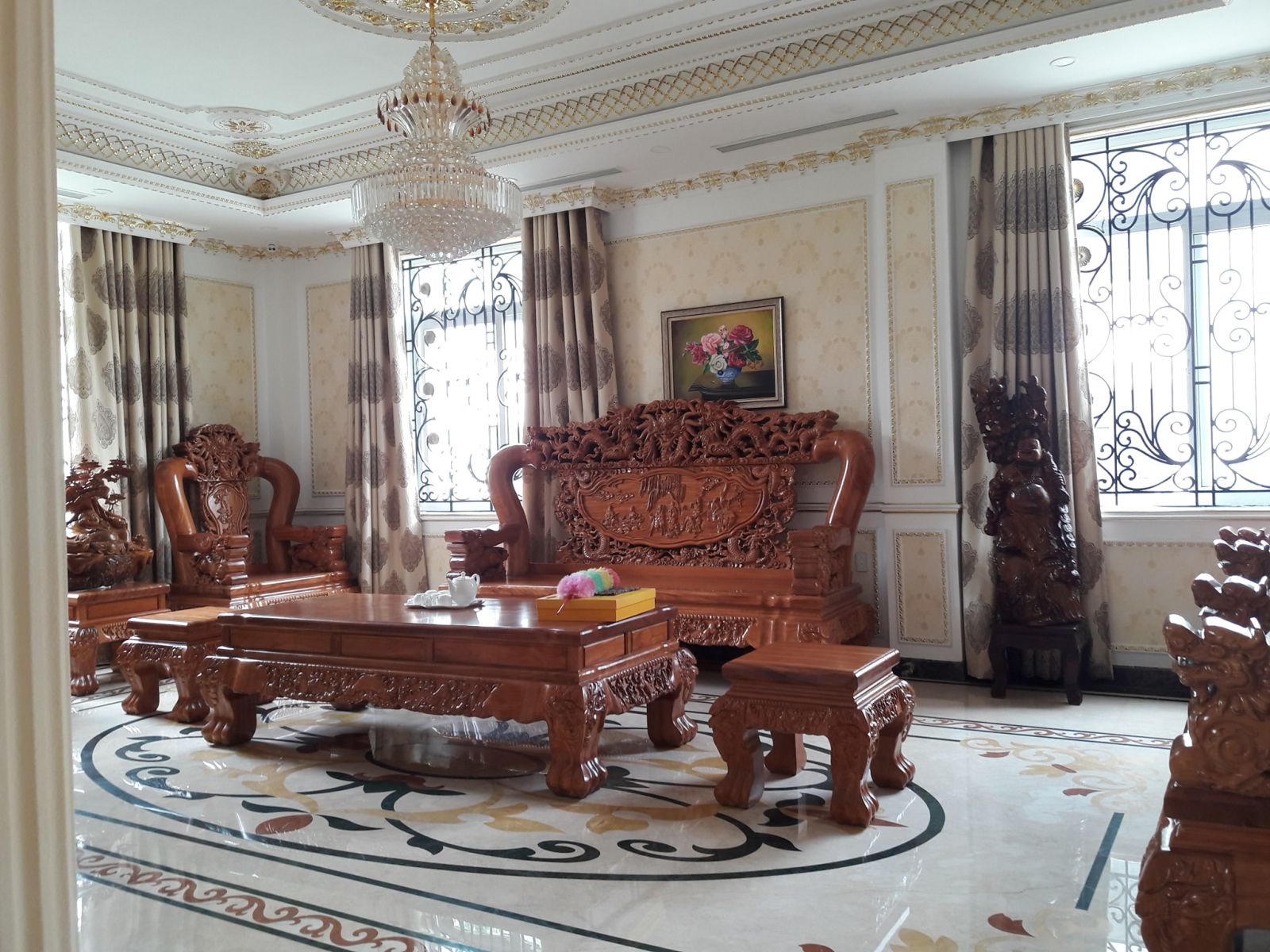 Khung bảo vệ cửa sổ sắt mỹ nghệ