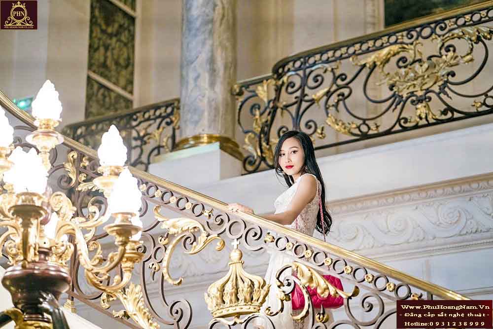 Tay vịn đồng cầu thang